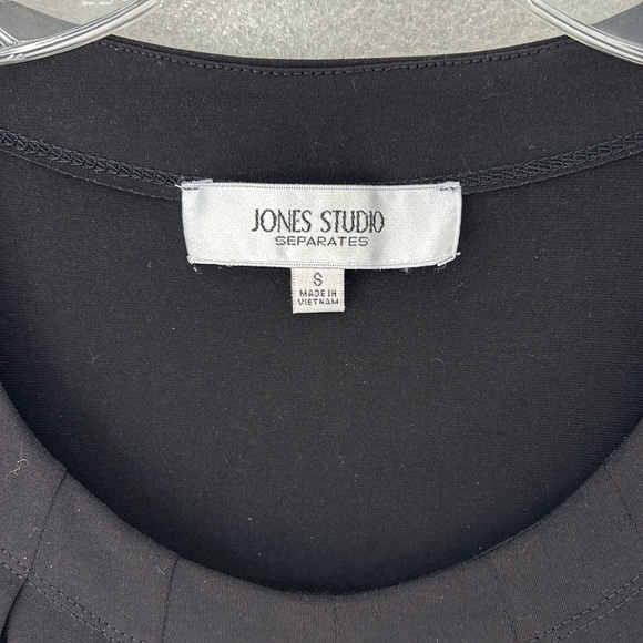 Jones Studio Separates 2 Sleeveless Shells with Pleated Fronts Print Black Small - Picture 2 of 16